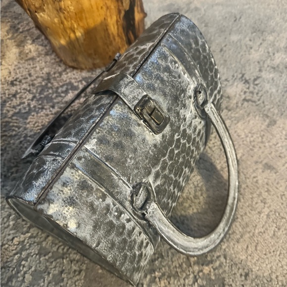 Metal pocket book decor - Picture 6 of 8